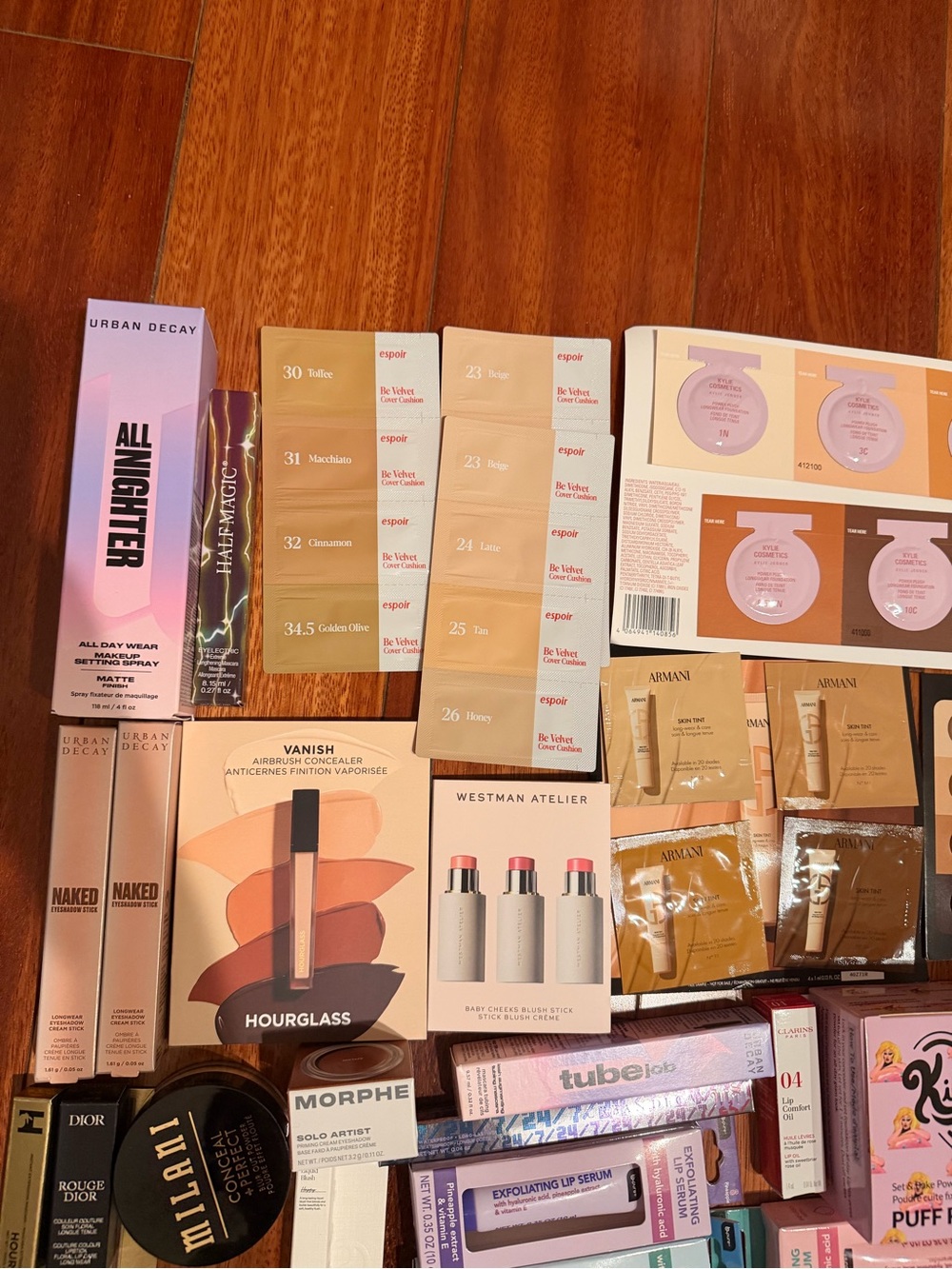 Makeup Bundle - Picture 2 of 5
